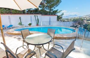 Der Swimmingpool an oder in der Nähe von Villa Yvonne - chill out, free WIFI, close to facilities