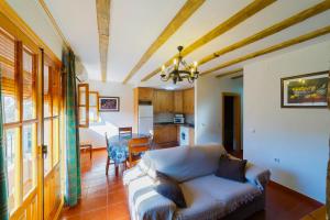 Kuchyň nebo kuchyňský kout v ubytování Apartamentos Ribera del Júcar
