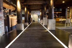 Restaurant o un lloc per menjar a Sand Martin