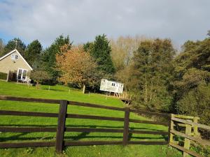 Waterside Shepherds Hut