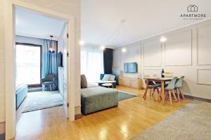 Posedenie v ubytovaní City Center - Riverside by Apartmore