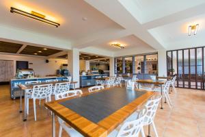 Restoran atau tempat lain untuk makan di Sun Hola Villa