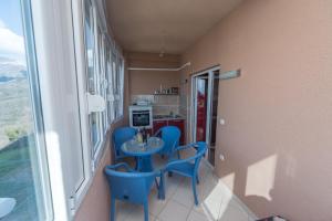 Kuchyň nebo kuchyňský kout v ubytování Apartmani Jazz Aleksandra