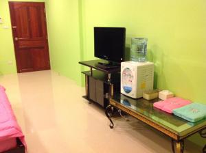 Telewizja i/lub zestaw kina domowego w obiekcie Penang Palace
