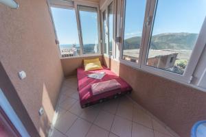 Nespecifikovaný výhled na hory nebo výhled na hory při pohledu z apartmánu