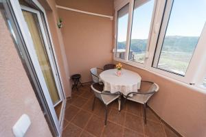 Nespecifikovaný výhled na hory nebo výhled na hory při pohledu z apartmánu