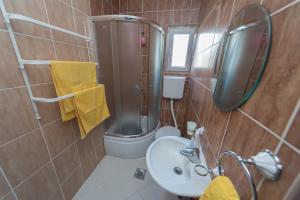 Koupelna v ubytování Apartmani Jazz Aleksandra