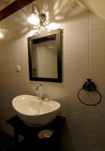 Gallery image of Matievics Bor&aacute;szat &eacute;s Vend&eacute;gh&aacute;z in Sz&aacute;lka