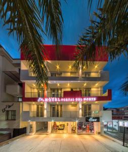 El edificio en el que está el hotel