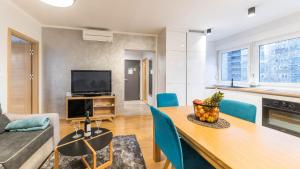 TV a/nebo společenská místnost v ubytování UrbanApartment in CENTER #FREEPARKING #COZY