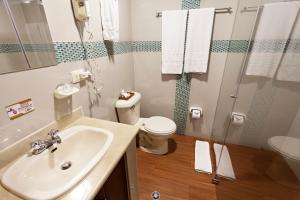 Ένα μπάνιο στο Loft Hotel