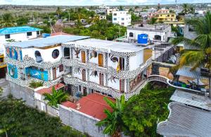 Bazén v ubytování Hotel Coloma Galapagos nebo v jeho okolí