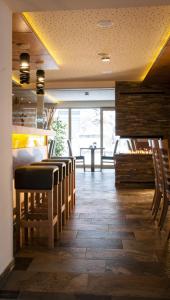 A seating area at Gasthof Venetrast