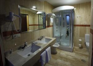 Koupelna v ubytování Hotel Gran Casona de Sanabria