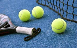 Tenis a/nebo squash v ubytování Camping & Bungalows Oasis nebo okolí
