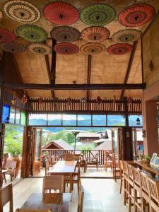 Restaurace v ubytování Inle Cottage Boutique Hotel