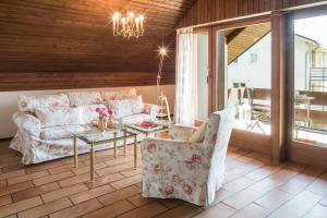 Posezení v ubytování Charming and cosy apartment near Lucerne