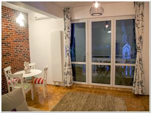 Skyview Old Town Apartment
