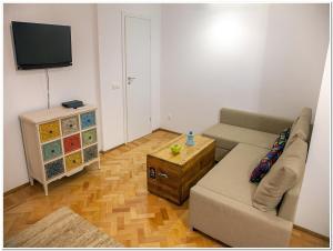 Skyview Old Town Apartment