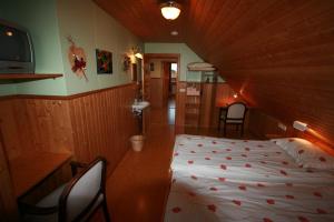 Postel nebo postele na pokoji v ubytování Árnanes Country Hotel