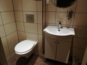 Koupelna v ubytování Mahtra Hostel