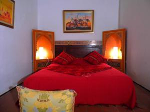Postel nebo postele na pokoji v ubytování Riad A La Belle Etoile