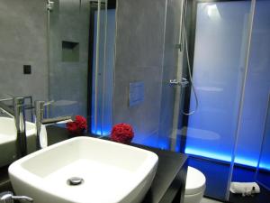 Phòng tắm tại Cascais SENSATIONS +36 ảnh