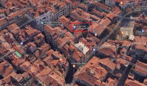 una vista aérea de una ciudad con edificios en I Gioielli del Doge - Ametista, en Venecia