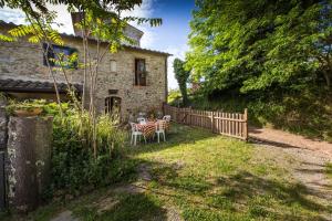 حديقة خارج Rustico in Pietra
