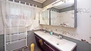 Ein Badezimmer in der Unterkunft Apartment Ljubica