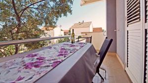 Ein Balkon oder eine Terrasse in der Unterkunft Apartment Ljubica