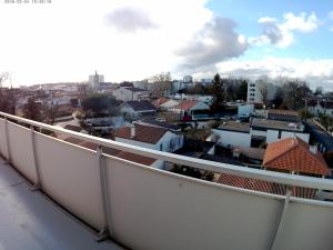 - Balcón con vistas a la ciudad en zizouk Bordeaux, en Mérignac