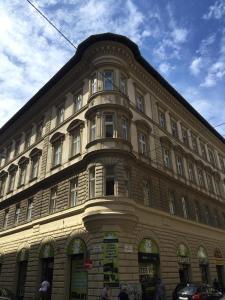 The building in which Az apartmant is located