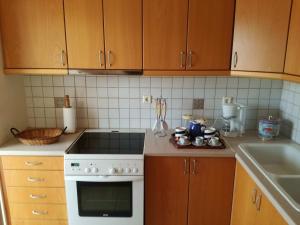 Kuchyňa alebo kuchynka v ubytovaní Villa SeaBreeze