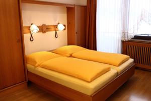 Katil atau katil-katil dalam bilik di Hotel Sonnenhof