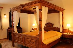 Katil atau katil-katil dalam bilik di Hotel Sonnenhof