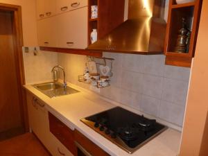 Cuina o zona de cuina de Nice Apartment & Room in Cavtat