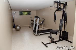 Fitness centrum a/nebo fitness zařízení v ubytování Hotel Caribe