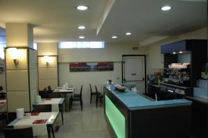 Η κουζίνα ή μικρή κουζίνα στο Hotel Kristall