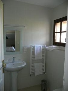 Um banheiro em La Ferme Du Blanchot