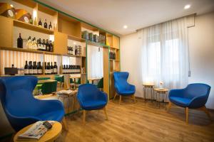 Khu vực lounge/bar tại La Gustea Hotel & Cucina