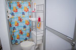 A bathroom at Las Palmas