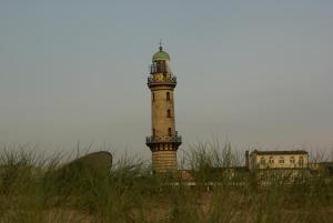 ヴァーネミュンデにあるFerienwohnung Hahnsの灯台