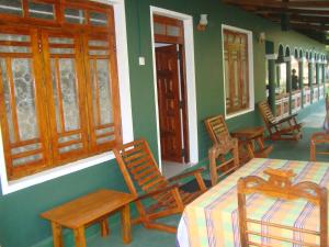 Area soggiorno di Rock Lake Home Stay