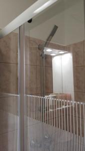 A bathroom at Heni Apartman