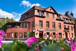 SoultzerenにあるRésidence SoAnSa du Gérardmer - Col de la Schluchtの大きな建物