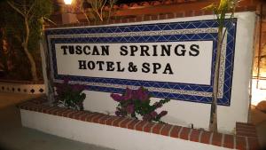 Зображення з фотогалереї помешкання Tuscan Springs Hotel & Spa у місті Дезерт-Гот-Спрінґс