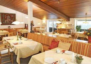 Restoran atau tempat lain untuk makan di Landhotel Herzberger garni Zimmer & Ferienwohnungen