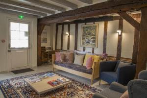 Posezení v ubytování Logis Hôtel Chaptal, Amboise