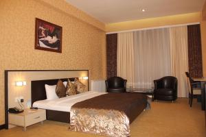 Postel nebo postele na pokoji v ubytování Days Hotel By Wyndham Baku